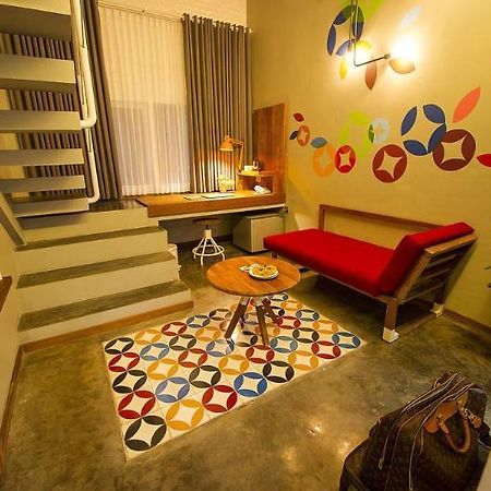 Lokal Hotel & Restaurant Yogyakarta Extérieur photo
