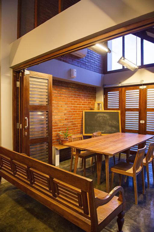 Lokal Hotel & Restaurant Yogyakarta Extérieur photo