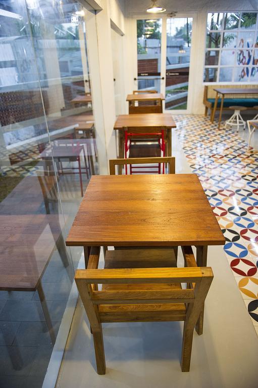 Lokal Hotel & Restaurant Yogyakarta Extérieur photo