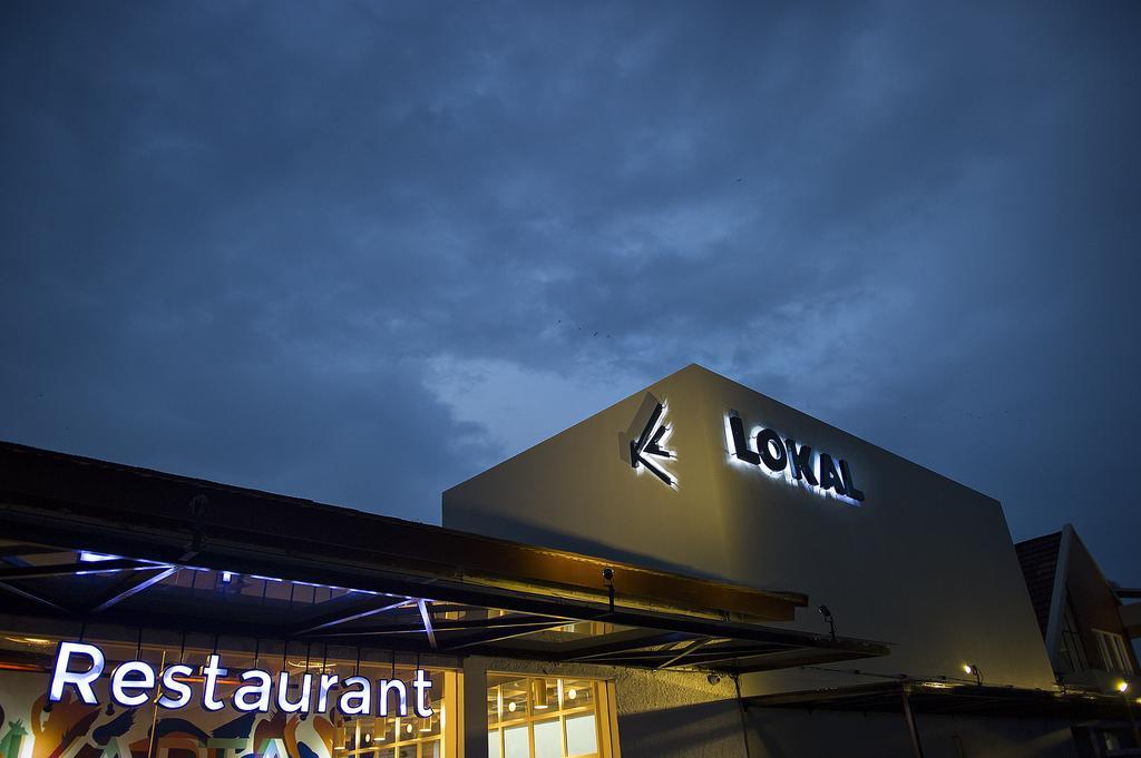 Lokal Hotel & Restaurant Yogyakarta Extérieur photo