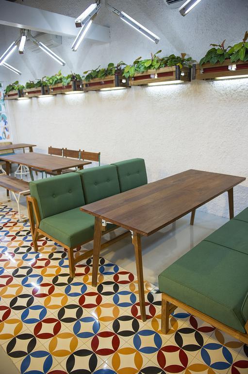 Lokal Hotel & Restaurant Yogyakarta Extérieur photo